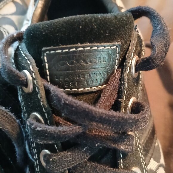 COACH AUTHENTIC Womens 9.5 size Meagan Sneakers Shoes! - Picture 3 of 5